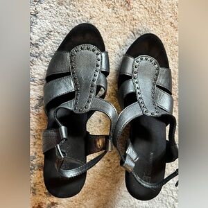 Like New White Mountain Leather Shoes Metallic Grey Light Woden Hills Sz 9